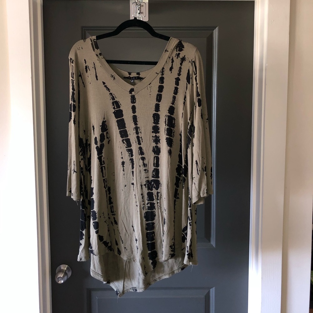 Olive Tie-Dye Top | B. L. U. E